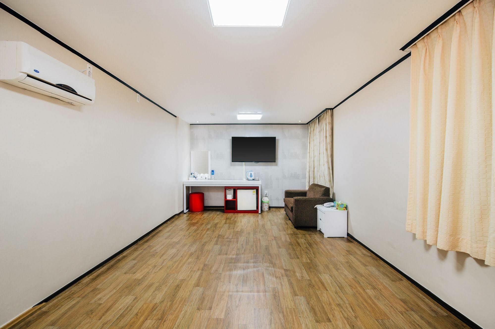Oakra Hotel Jeju Extérieur photo
