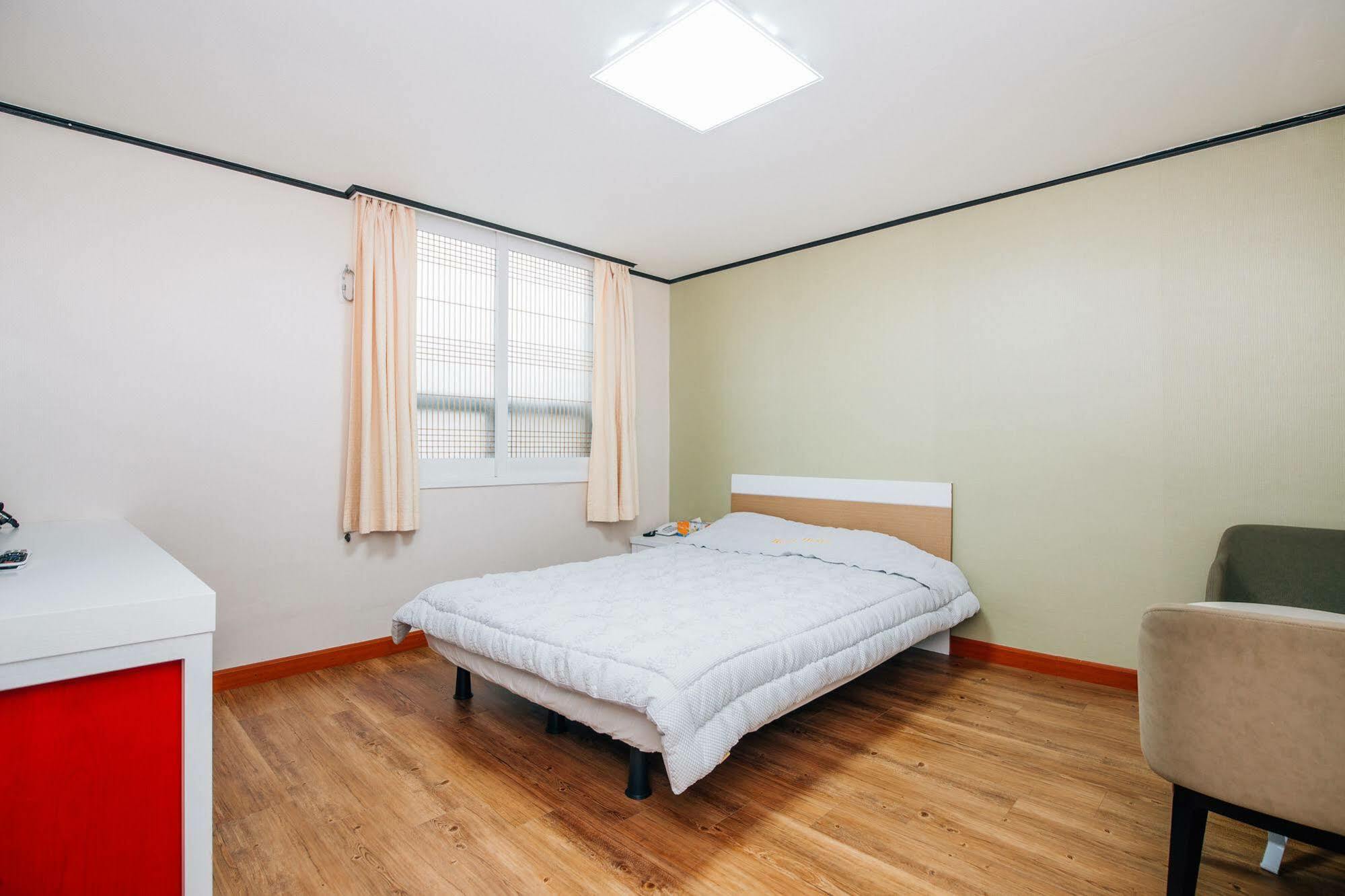 Oakra Hotel Jeju Extérieur photo